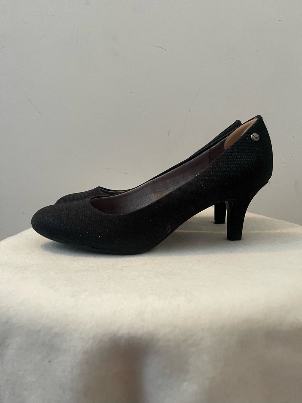 Life Stride Black Mid Heel Round-Toe Pumps